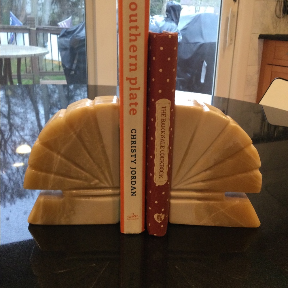 Onyx Shell Bookends - Picture 4 of 7